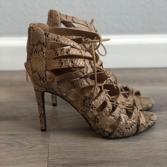 Heels - Picture 2 of 2